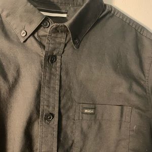 Men’s medium/black RVCA “That’ll Do” Oxford shirt.